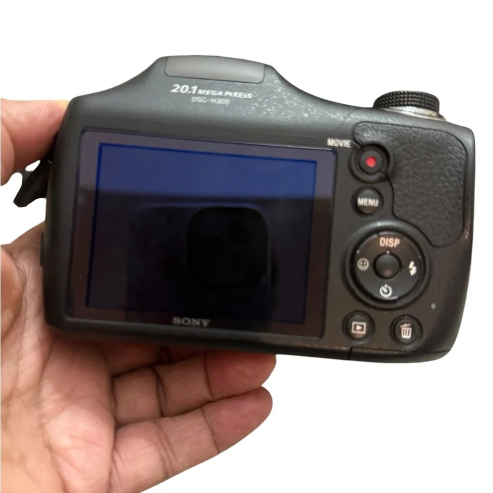 Nikon Coolpix L340 20.2 MP Digital Camera with 28x Optical Zoom,3.0-Inch LCD